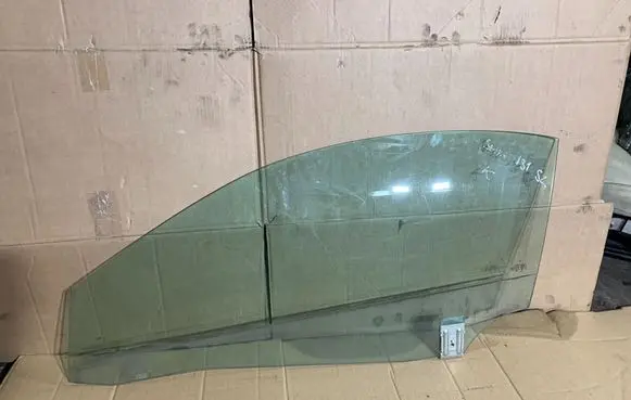 Mercedes-Benz SL R230 Front door window/glass (coupe) 