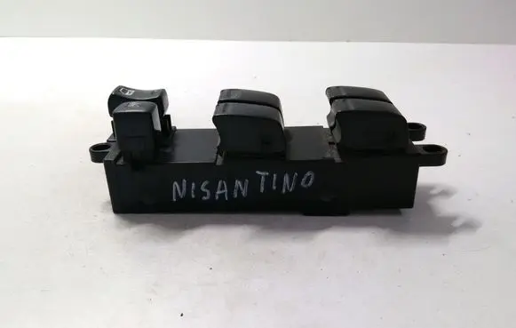 Nissan Almera Tino Electric window control switch