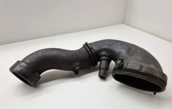 BMW X3 E83 Turbo air intake inlet pipe/hose 7794172