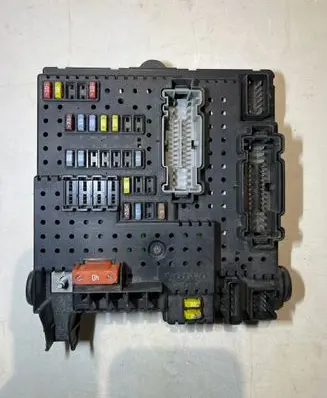 Volvo XC90 Fuse module 30786646 28080156
