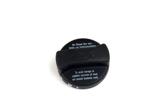 Audi 80 90 S2 B4 Oil filler cap 026103485