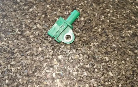 Volkswagen Golf VI Airbag deployment crash/impact sensor 5K0959351