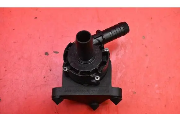 Ford Mondeo MK I Water pump DS788C419AB