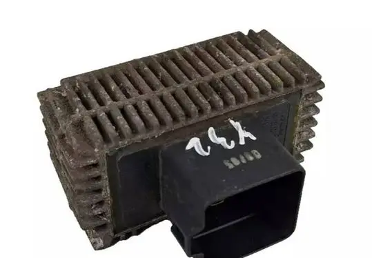 Opel Astra J Glow plug pre-heat relay 55354141
