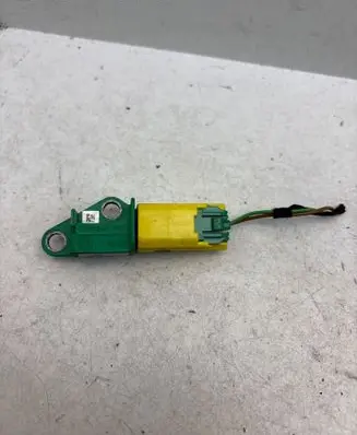 Volkswagen Golf V Airbag deployment crash/impact sensor 1K0909606 5WK43273