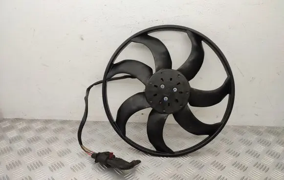 Seat Leon (5F) Radiator cooling fan shroud 5Q0121203CN