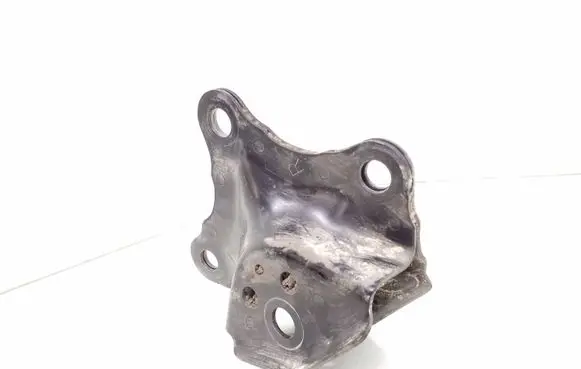 Lexus RX 450H Front shock absorber mounting bracket 