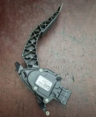 Opel Zafira C Accelerator throttle pedal 13253781 6PV00976511