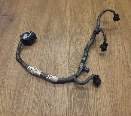 Lexus RX 450H Fuel injector wires 8212648020
