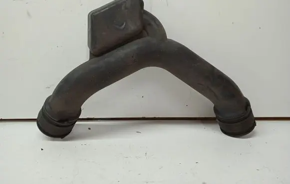 Air intake hose/pipe