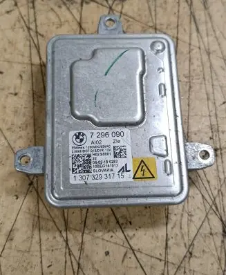 BMW X5 F15 Headlight ballast module Xenon 130732931715 1307329317