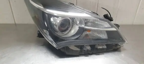 Toyota Yaris Headlight/headlamp KOITO0D160
