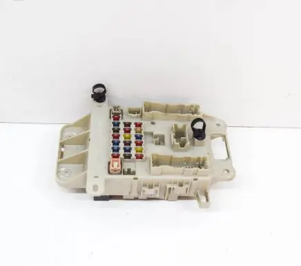 Toyota RAV 4 (XA20) Fuse module