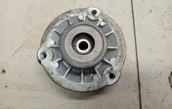 BMW 5 F10 F11 Front upper strut mount 6775581