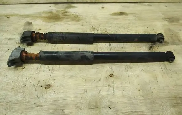 Rear shock absorber/damper