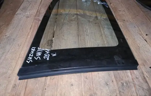 Suzuki Swift II Rear side window