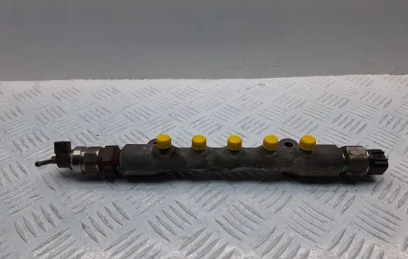 Toyota Avensis T250 Fuel main line pipe 238100R020 8945860010