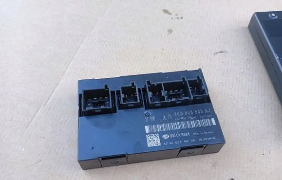 Volkswagen PASSAT B6 Gateway control module 3C0959433AJ
