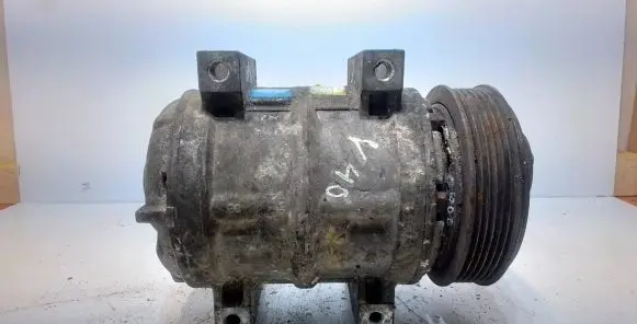 Volvo S40, V40 Air conditioning (A/C) compressor (pump) 8708581