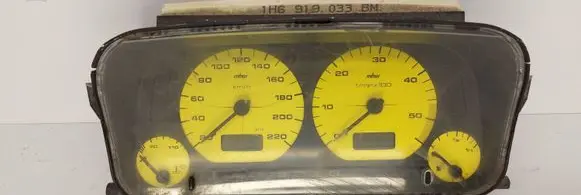 Volkswagen Golf III Speedometer (instrument cluster) 88311188