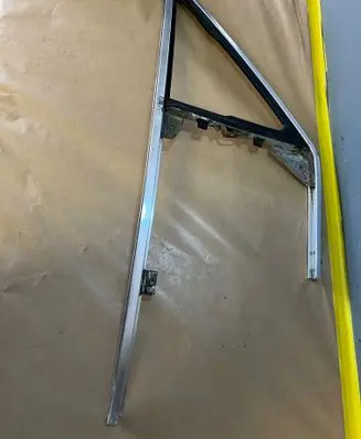 Opel Commodore A Front door coupe window/glass frame 