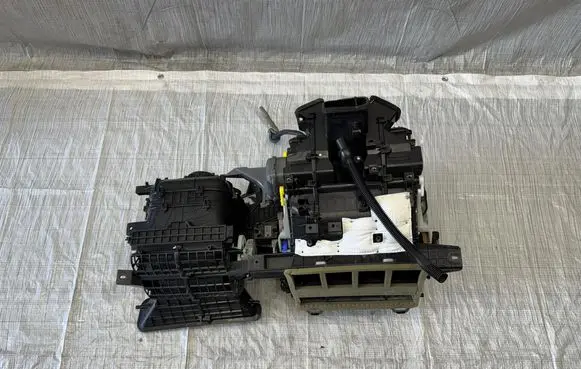 KIA Sorento IV Interior heater climate box assembly MQ4