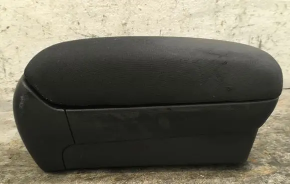 Toyota Avensis T250 Armrest