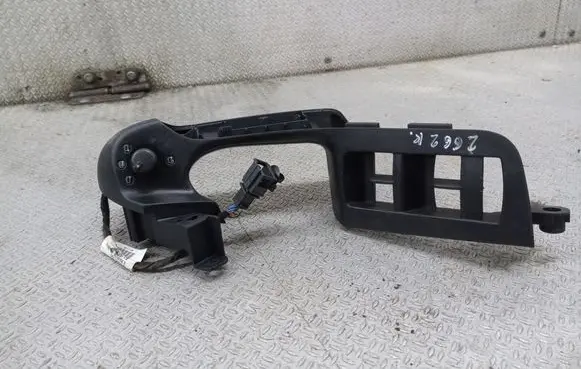 Wing mirror switch