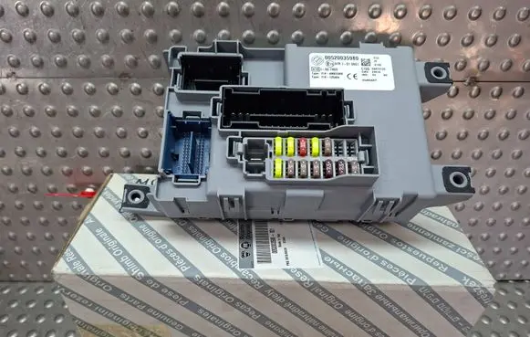 Fiat Punto Evo Fuse box set S26340063 00520035980