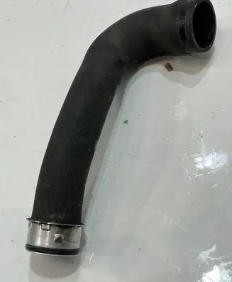 Porsche Cayenne (92A) Turbo air intake inlet pipe/hose 7L5145834D