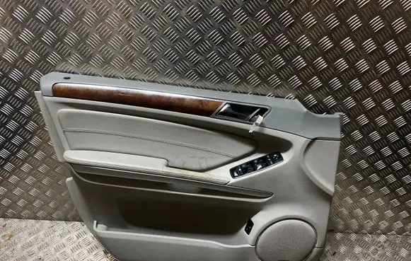 Mercedes-Benz GL X164 Front door card panel trim