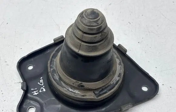 Toyota Highlander XU50 Front shock absorber mounting bracket 480640E010