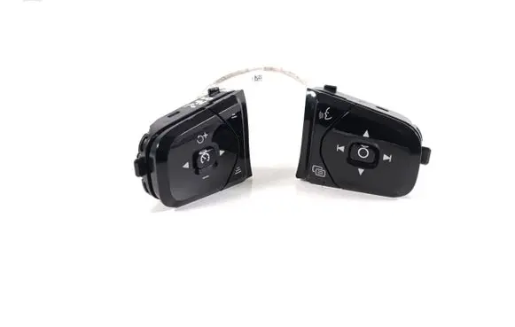Volvo XC90 Steering wheel buttons/switches 