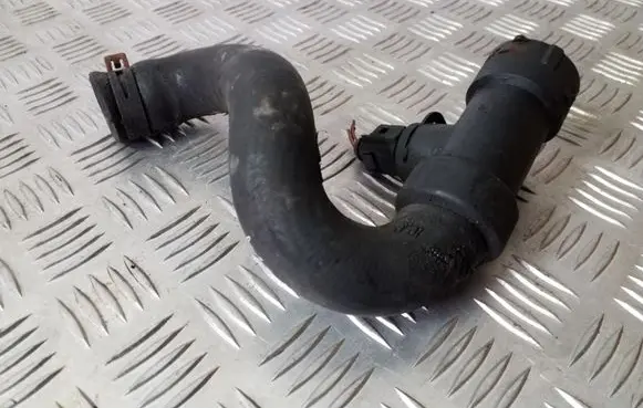 Audi A4 S4 B5 8D Engine coolant pipe/hose 8D0121049D