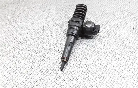 Audi A4 S4 B7 8E 8H Fuel injector 038130073BH