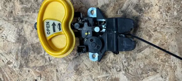 KIA Magentis Tailgate/trunk/boot lock/catch/latch