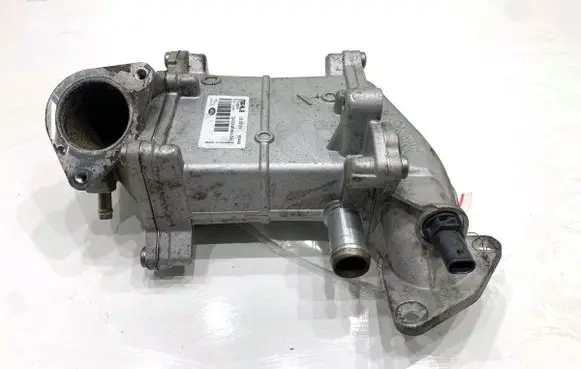Jaguar E-Pace EGR valve cooler G4D39F464BA