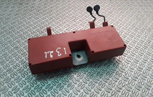 Volvo V70 Aerial antenna amplifier 8637602