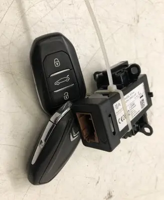 Citroen C4 Grand Picasso Ignition lock 980063008002