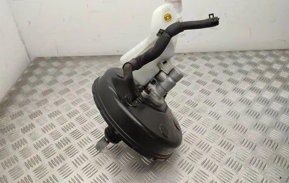 Hyundai i40 Brake booster 585003Z000