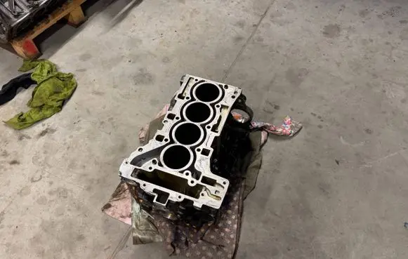 BMW X3 F25 Engine block 7587604 N20B20A