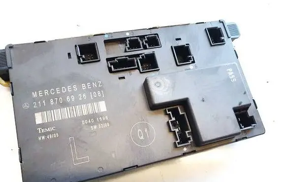 Mercedes-Benz E W211 Comfort/convenience module 2118706926 00401696