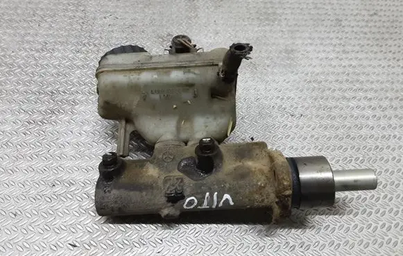 Mercedes-Benz Vito Viano W638 Master brake cylinder A0024312802