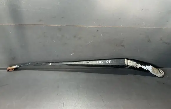Honda CR-V Front wiper blade arm 