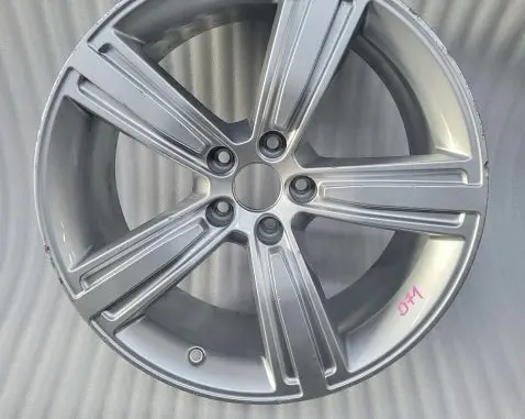 Audi A8 S8 D5 R19 alloy rim 