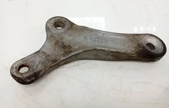 BMW 5 E60 E61 Sway bar bush bracket, front 6758528 6758528.9