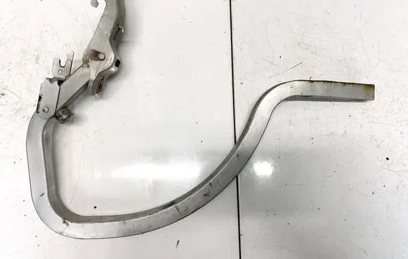 Subaru Legacy Tailgate/trunk/boot hinge