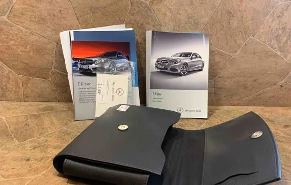 Mercedes-Benz E W212 User manual 