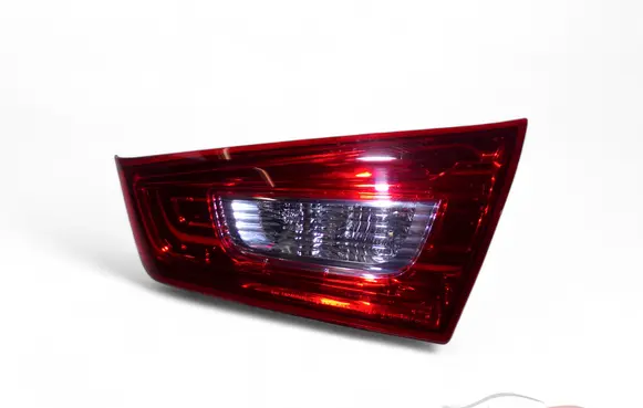 Tailgate rear/tail lights