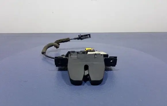 Opel Vectra C Tailgate/trunk/boot lock/catch/latch 495072894